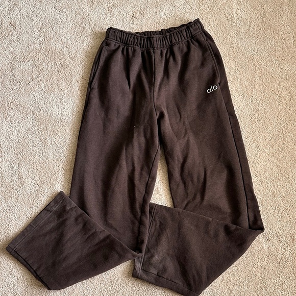 ALO Accolade Straight Leg Sweatpants - Size XS - Picture 3 of 8